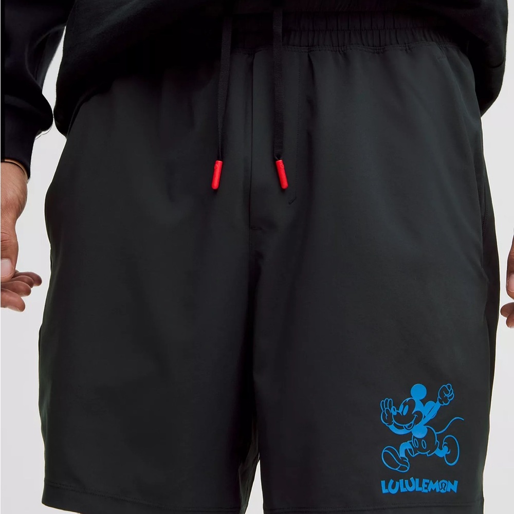 Disney x lululemon Pace Breaker Linerless Short 7" NWT Navy